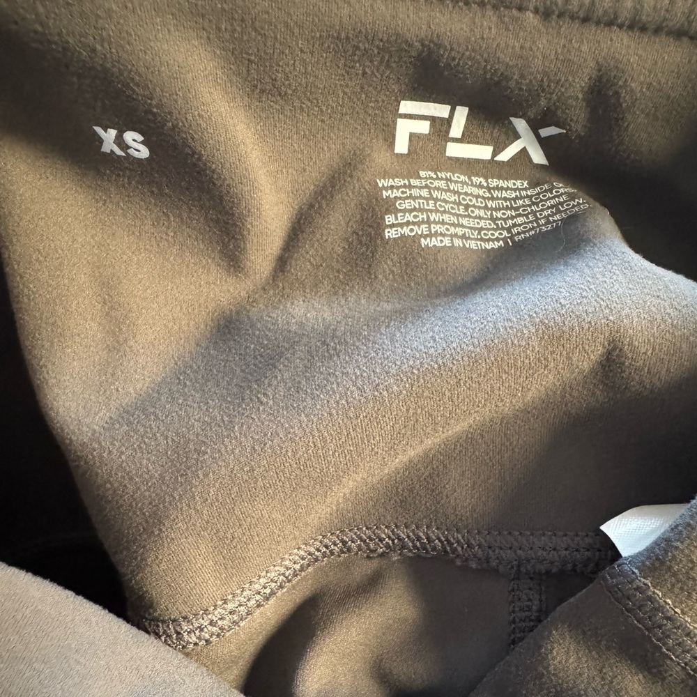 FLX Gray Stash Pocket Leggings XS - Picture 4 of 4
